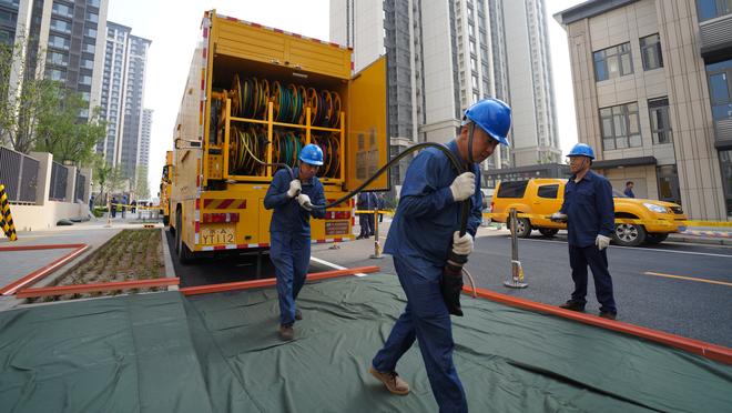 小麦本场数据：传射建功，贡献4解围2抢断，获评8.4分全场最高